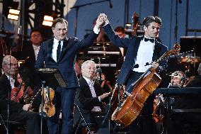 Concert For Olympic Flame Arrival At City Hall - Paris