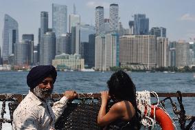 Daily Life During Summer Season In Toronto