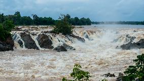 LAOS-VIENTIANE-KHONE PHAPHENG FALLS