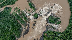 LAOS-VIENTIANE-KHONE PHAPHENG FALLS