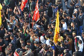 Thousands Participate In Muharram Mourning Process In Kashmir