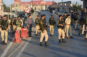 Thousands Participate In Muharram Mourning Process In Kashmir