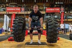 Strongman/Strongwoman competition