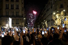 Drone and firework show in Paris