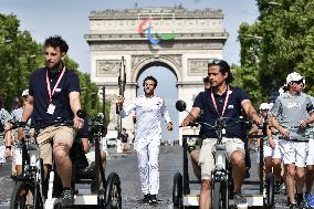 Paris 2024 - Olympic Flame At The Arc De Triomphe - Paris