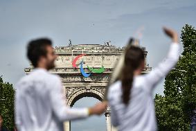 Paris 2024 - Olympic Flame At The Arc De Triomphe - Paris