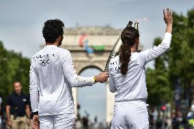 Paris 2024 - Olympic Flame At The Arc De Triomphe - Paris