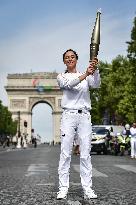 Paris 2024 - Olympic Flame At The Arc De Triomphe - Paris