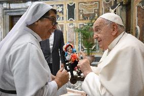 Pope Francis Holds An Audience - Vatican