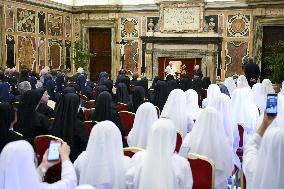 Pope Francis Holds An Audience - Vatican