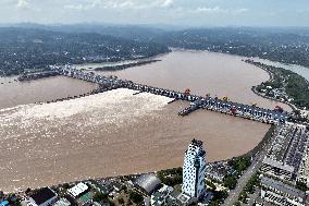 Yangtze River Gezhouba Water Conservancy Project Flood Discharge