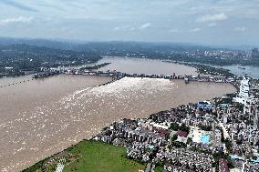 Yangtze River Gezhouba Water Conservancy Project Flood Discharge