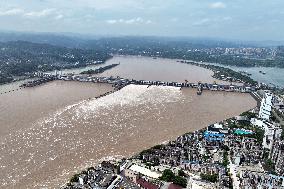 Yangtze River Gezhouba Water Conservancy Project Flood Discharge