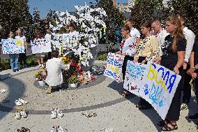 Vinnytsia pays tribute to victims of Russian missile strikes on July 14, 2022