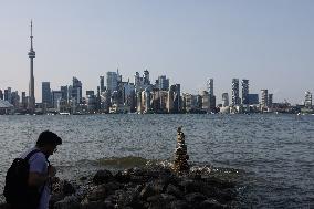 Daily Life On Centre Island