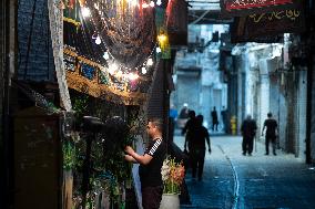 Iranians Commemorate Tasou'a