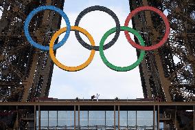 Olympic Torch Relay on the Eiffel Tower - Paris