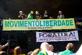 Protest Against The PT Has Lula's "pixuleco"