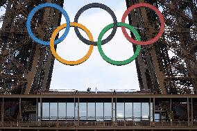 Olympic Torch Relay on the Eiffel Tower - Paris