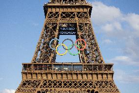 Olympic Torch Relay on the Eiffel Tower - Paris