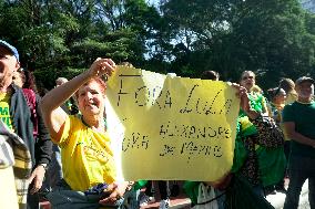 Protest Against The PT Has Lula's "pixuleco"