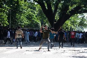 Clash Between Bangladesh Chhatra League And Quota Protesters In Dhaka University