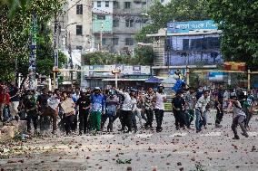 Clash Between Bangladesh Chhatra League And Quota Protesters In Dhaka University