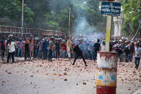 Clash Between Bangladesh Chhatra League And Quota Protesters In Dhaka University