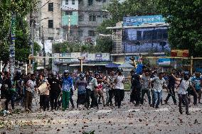 Clash Between Bangladesh Chhatra League And Quota Protesters In Dhaka University