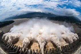 #CHINA-THREE GORGES DAM-FLOOD DISCHARGE (CN)