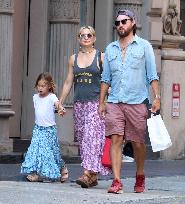 Kate Hudson Head To Lunch With Family - NYC