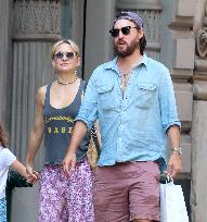 Kate Hudson Head To Lunch With Family - NYC