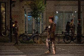 Patrolling Soldier Stabbed At Train Station - Paris