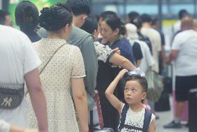 Summer Peak in Hangzhou