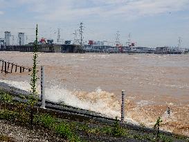 Gezhouba Dam Hub Flood Discharge And Sand Flushing in Yichang