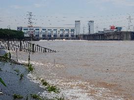 Gezhouba Dam Hub Flood Discharge And Sand Flushing in Yichang