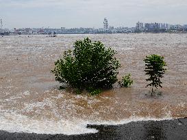 Gezhouba Dam Hub Flood Discharge And Sand Flushing in Yichang