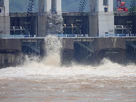 Gezhouba Dam Hub Flood Discharge And Sand Flushing in Yichang