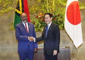 Japan, Vanuatu premiers' talks