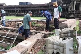 CAMBODIA-SIEM REAP-ANGKOR WAT-RESTORATION