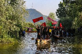 Muharram Procession On Boats In Kashmir