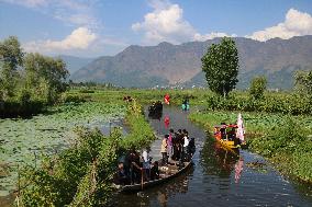 Muharram Procession On Boats In Kashmir