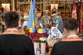 Ashes of UPA commander Yevhen Shtendera buried in Lviv