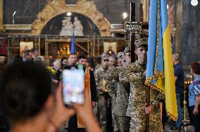 Ashes of UPA commander Yevhen Shtendera buried in Lviv