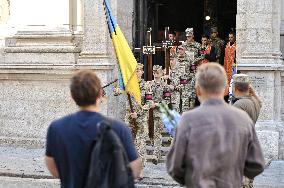 Ashes of UPA commander Yevhen Shtendera buried in Lviv