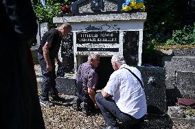 Ashes of UPA commander Yevhen Shtendera buried in Lviv