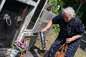 Ashes of UPA commander Yevhen Shtendera buried in Lviv