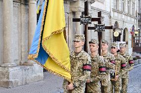 Ashes of UPA commander Yevhen Shtendera buried in Lviv