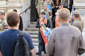 Ashes of UPA commander Yevhen Shtendera buried in Lviv