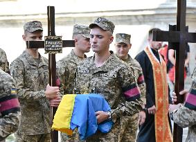 Ashes of UPA commander Yevhen Shtendera buried in Lviv